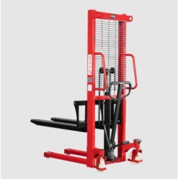 Почему ручные штабелеры - лучшее решение для небольших складов